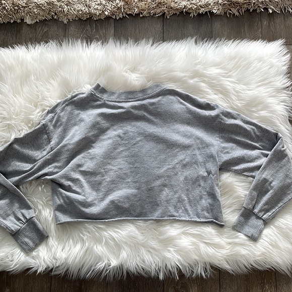 Size small QUEEN cropped long sleeve - Picture 3 of 3